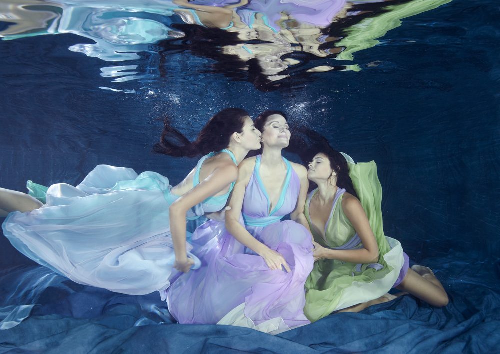 «Monaco Mermaids» | 120cm x 85cm | © Gaby Fey